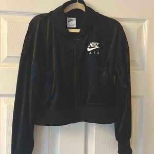 Nike cropped velvet kids jacket size M